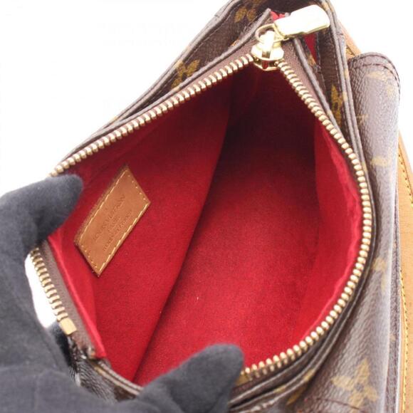 LOUIS VUITTON Brown Monogram Leather Shoulder Bag - Picture 4 of 11